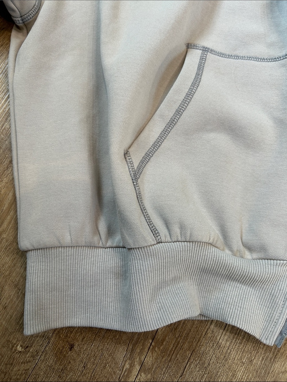 Aelfric Eden Light Gray Hoodie & jorts set - Picture 5 of 16